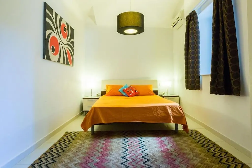 Spinola Bay Large 1 Bedroom Apartment For 4 Сент Джулианс