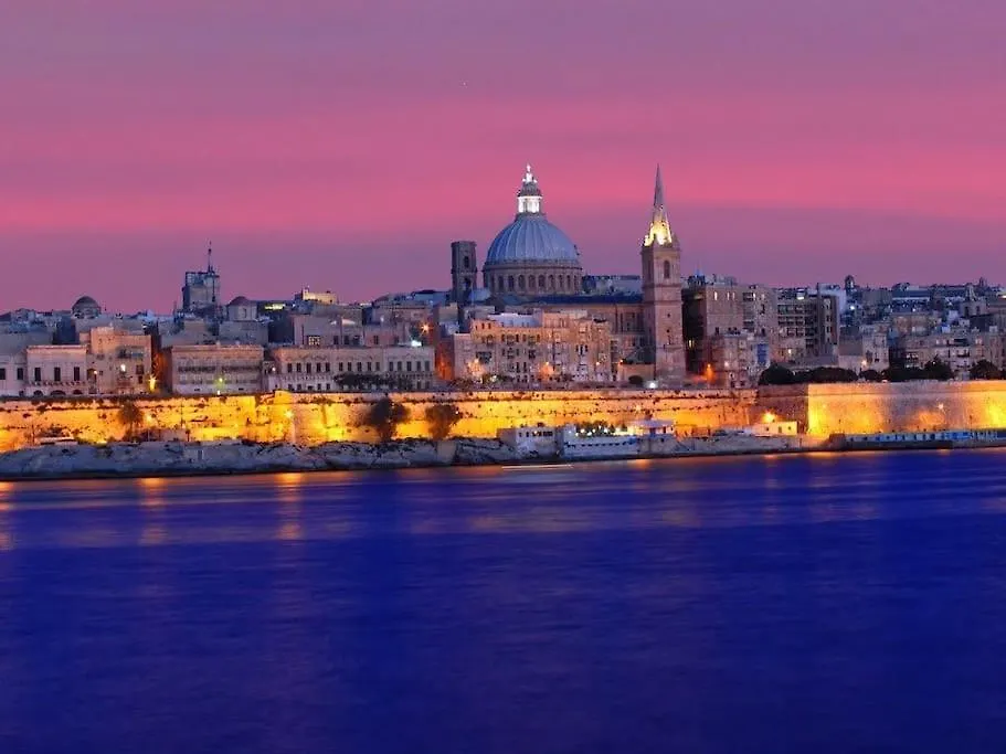Spinola Bay Large 1 Bedroom Apartment For 4 Сент Джулианс